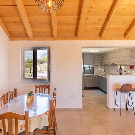 Fortica Vakantiehuis Ražanac