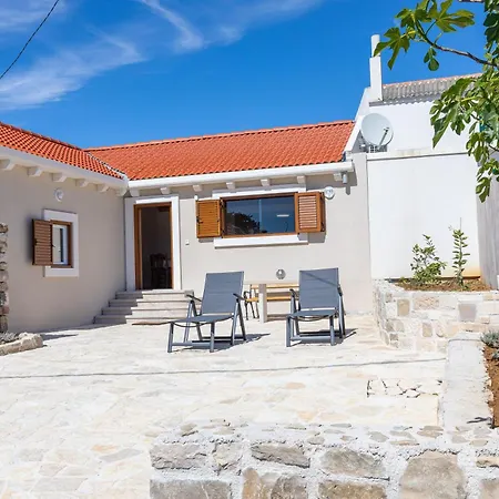 Fortica Vakantiehuis Ražanac